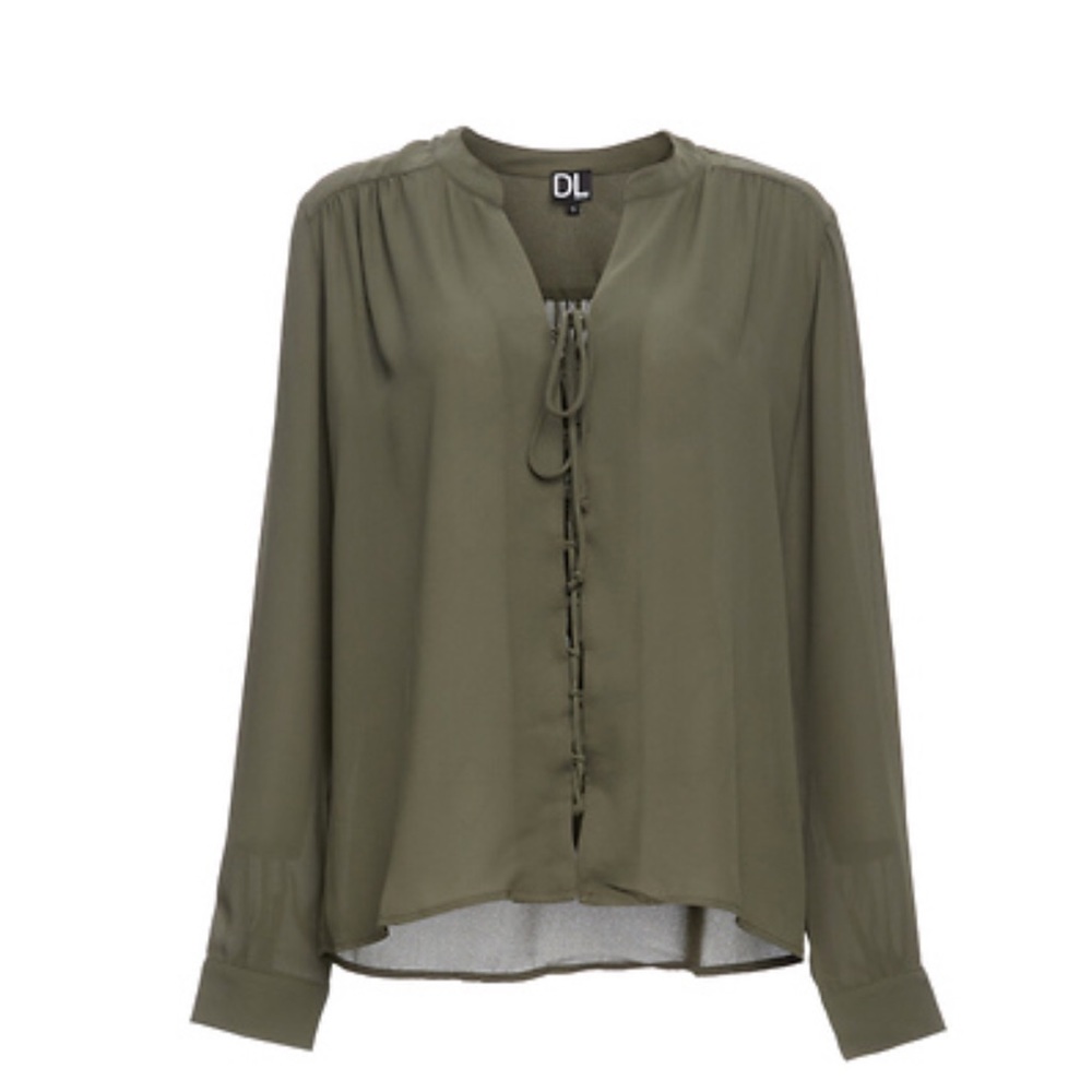 NWT DailyLook Top